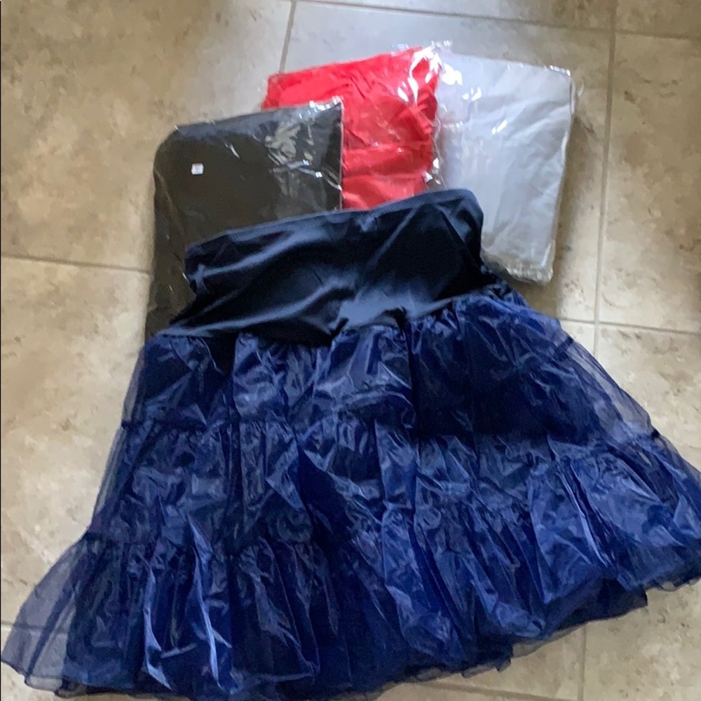 NWOT Shimaly Knee-Length Petticoat -Sz XL